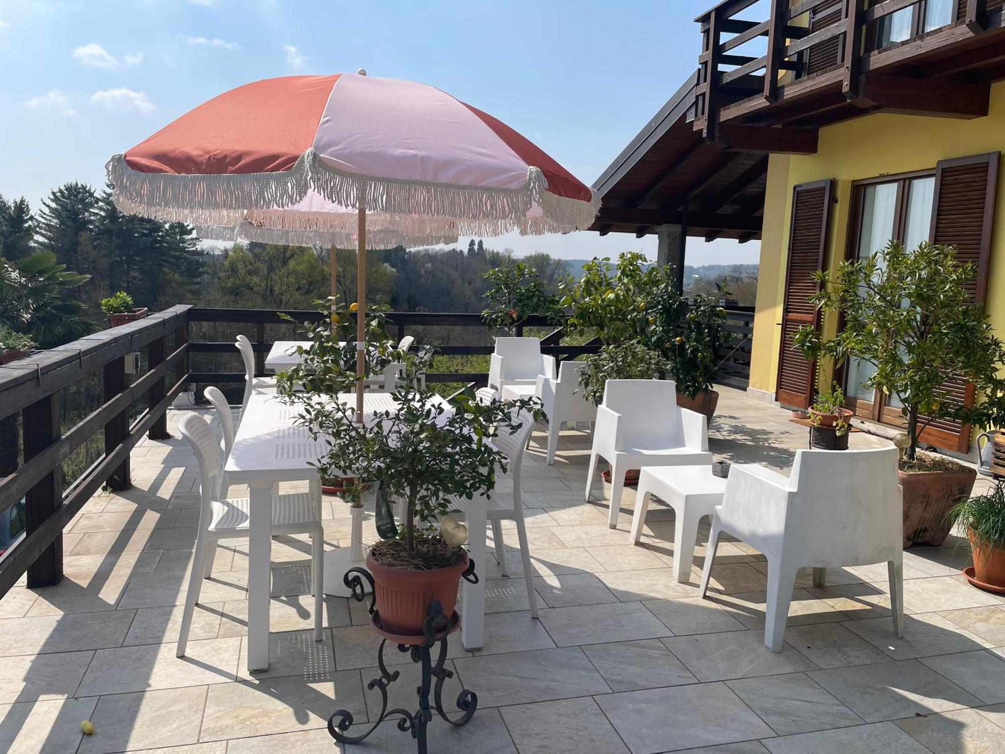 Bb10 Oasi Guest House อาโรนา ภายนอก รูปภาพ